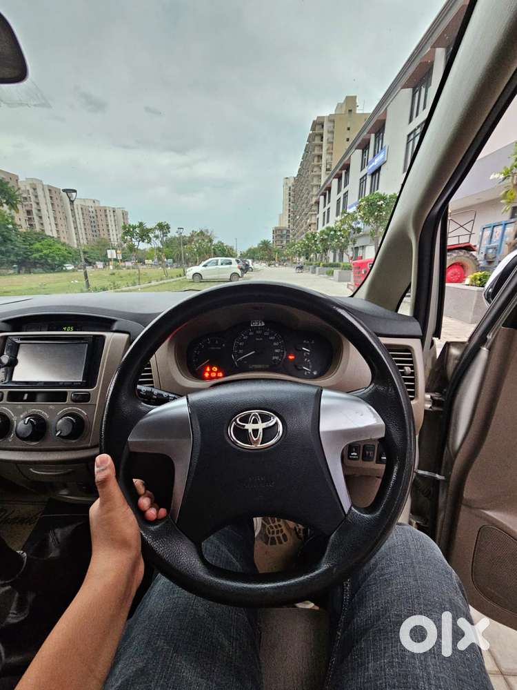 Toyota Innova 2.5 Gx (diesel) 8 Seater Bs Iv, 2016, Diesel