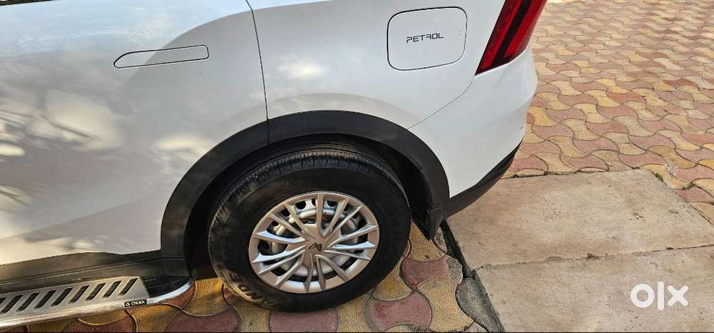 Mahindra Xuv 700 2.0 L Turbo Petrol Mx  5 Seater  Variant For Sale