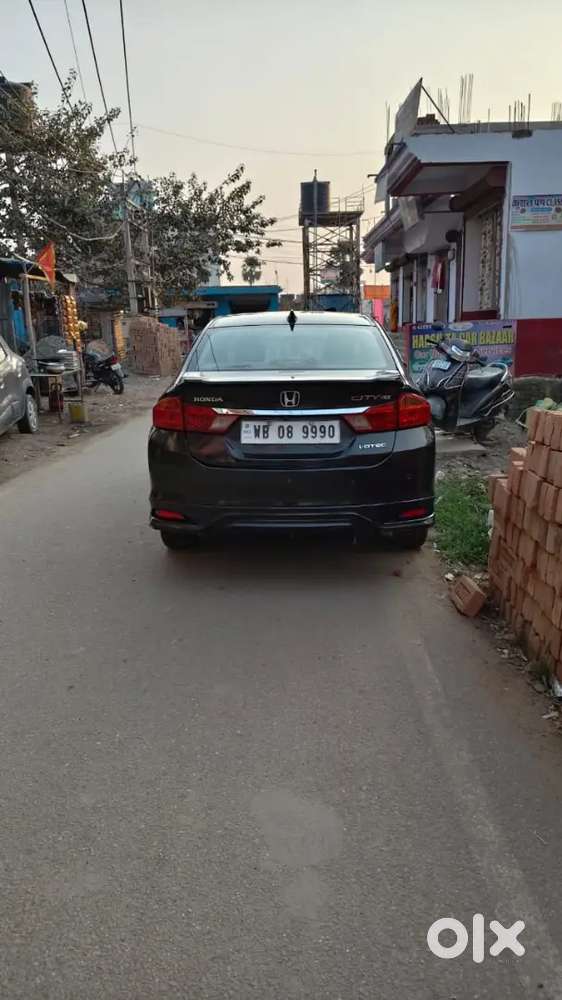 Honda City 2014 Diesel Good Condition With Sunroof