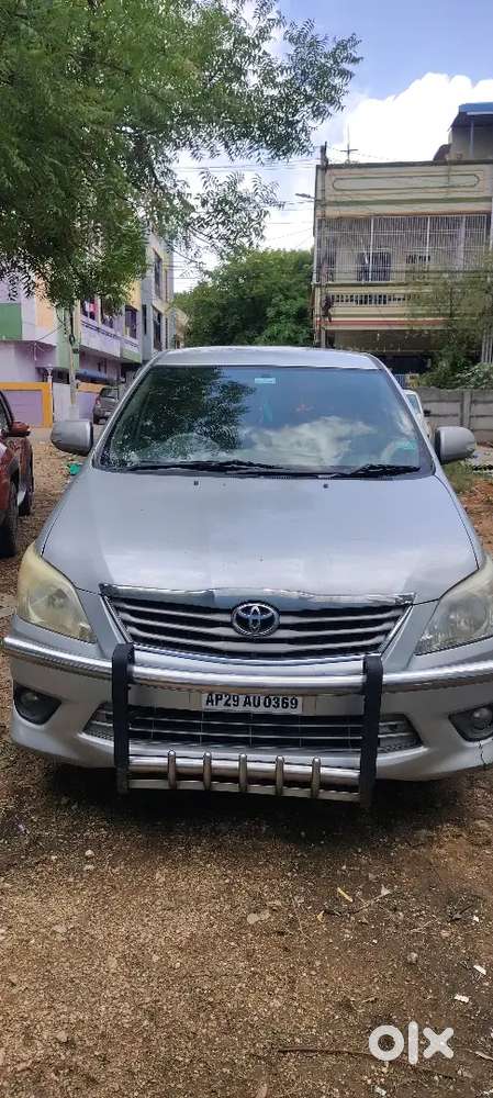 Toyota Innova 2012 Diesel Well Maintained