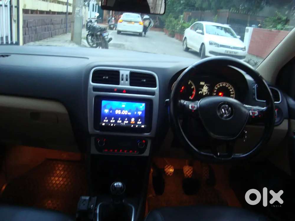 Volkswagen Polo 2015 Petrol 69900 Km Driven