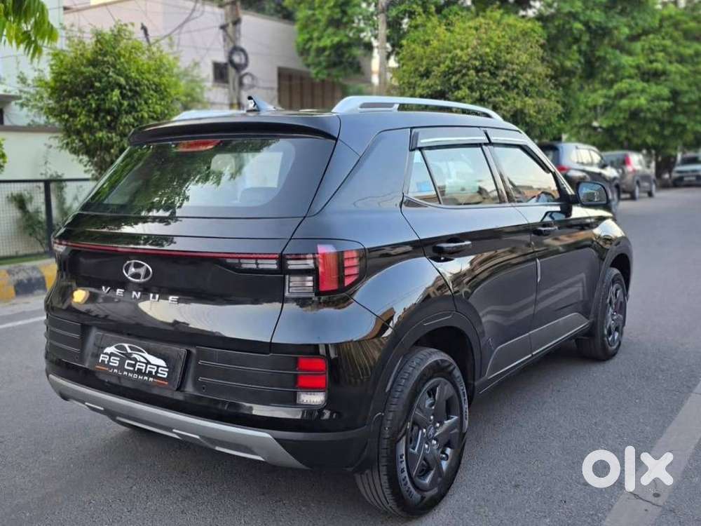 Hyundai Venue 1.2 S (o), 2024, Petrol