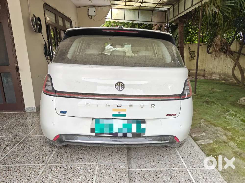 Mg Windsor Ev Essence Pro(53.9 Kwh)2025