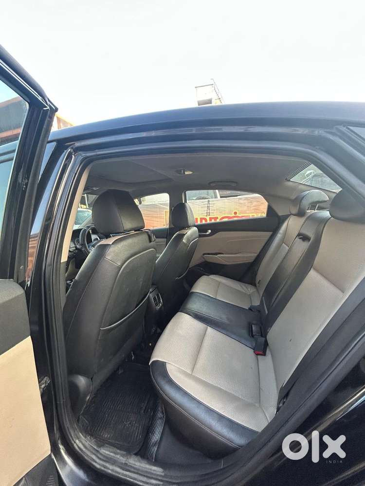 Hyundai Verna Crdi Vgt Sx 1.5, 2017, Petrol