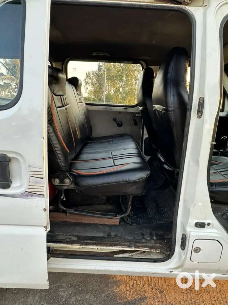 Maruti Suzuki Eeco 2017 2nd Owner Cng & Petrol 110000 Km Driven