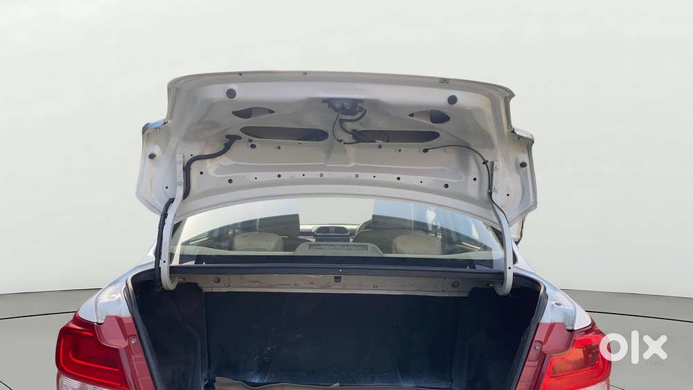 Maruti Suzuki Swift Dzire Amt Vdi, 2017, Diesel