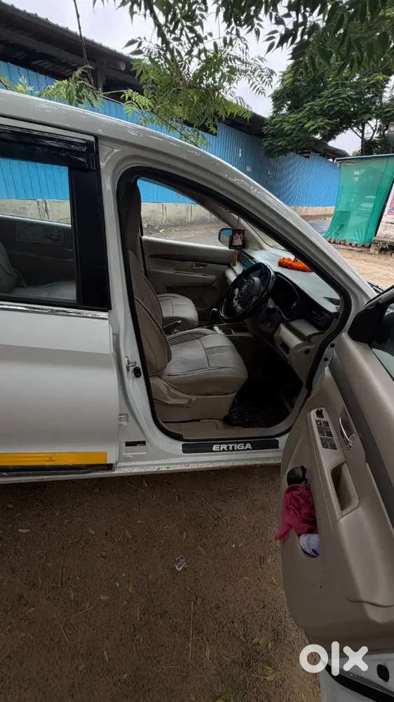 Maruti Suzuki Ertiga Vxi 2025