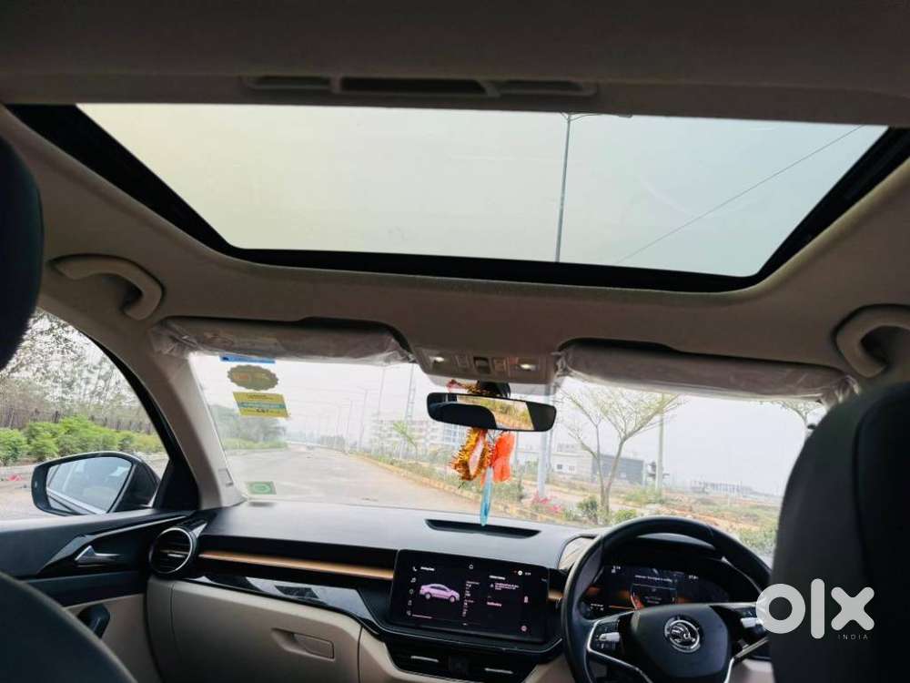 Skoda Slavia Style 1.5l Tsi Mt, 2022, Petrol