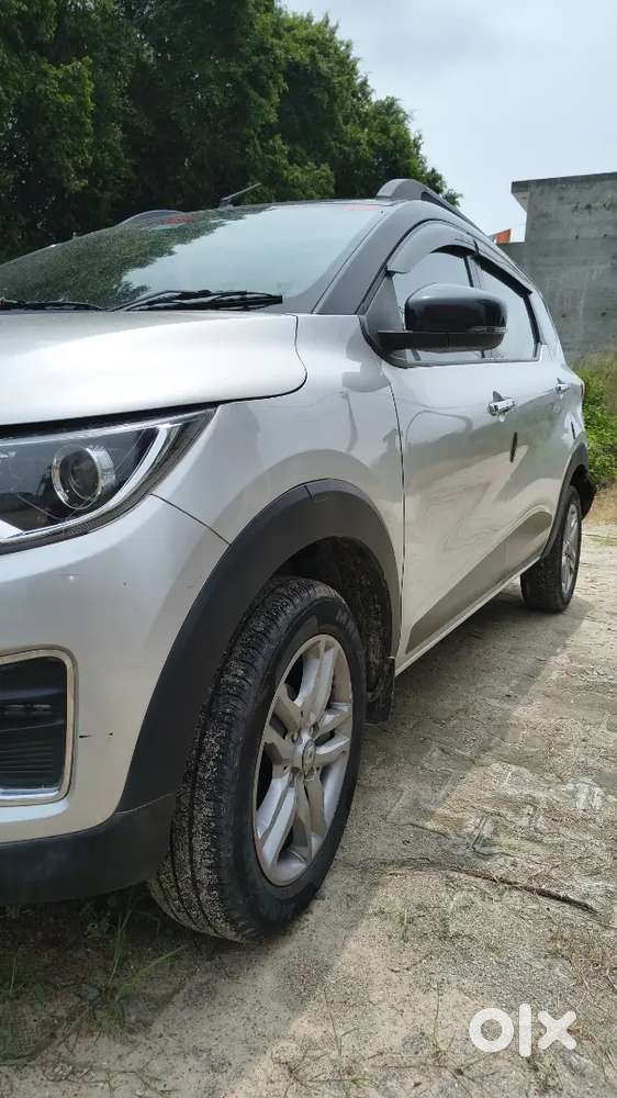 Renault Triber 1.0 Rxz 2024 Dual Tone