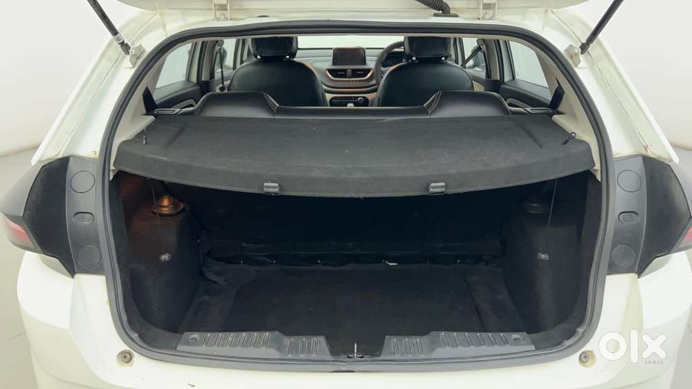 Tata Altroz 1.2 Xt, 2022, Petrol