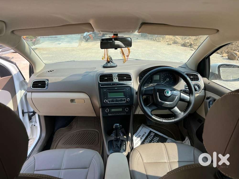 Skoda Rapid Elegance 2012