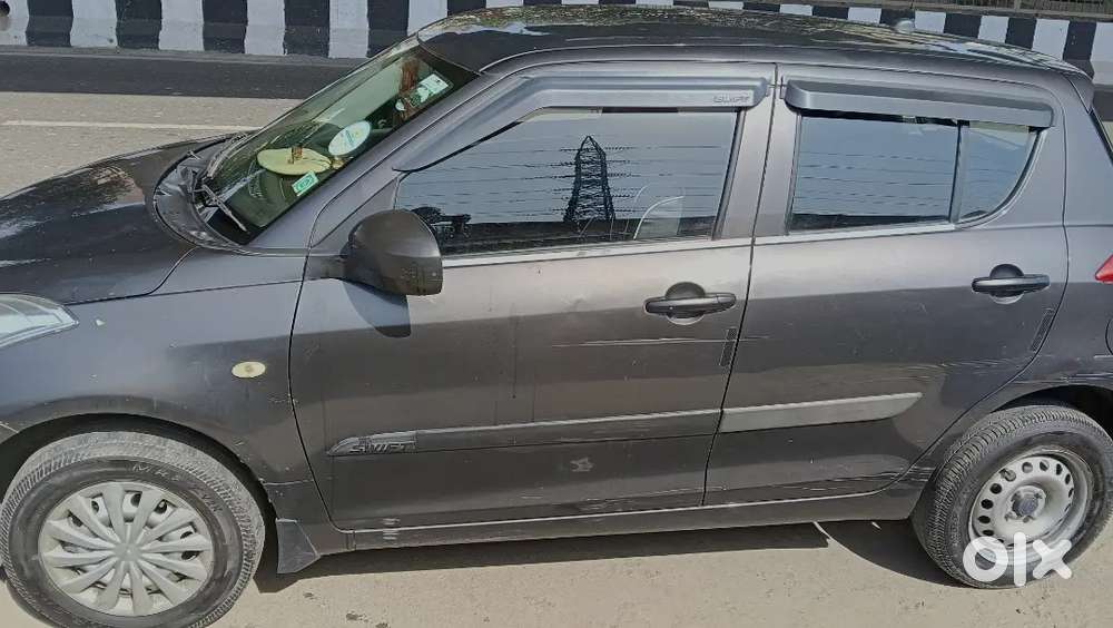 Maruti Suzuki Swift 2017 Cng & Hybrids Well Maintained