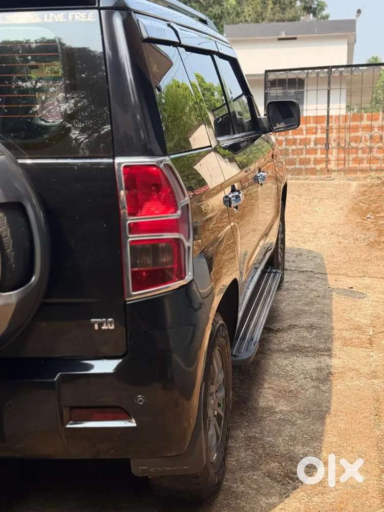 Mahindra Tuv 300 2018