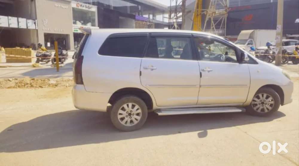 Toyota Innova 2010 Diesel 180000 Km Driven