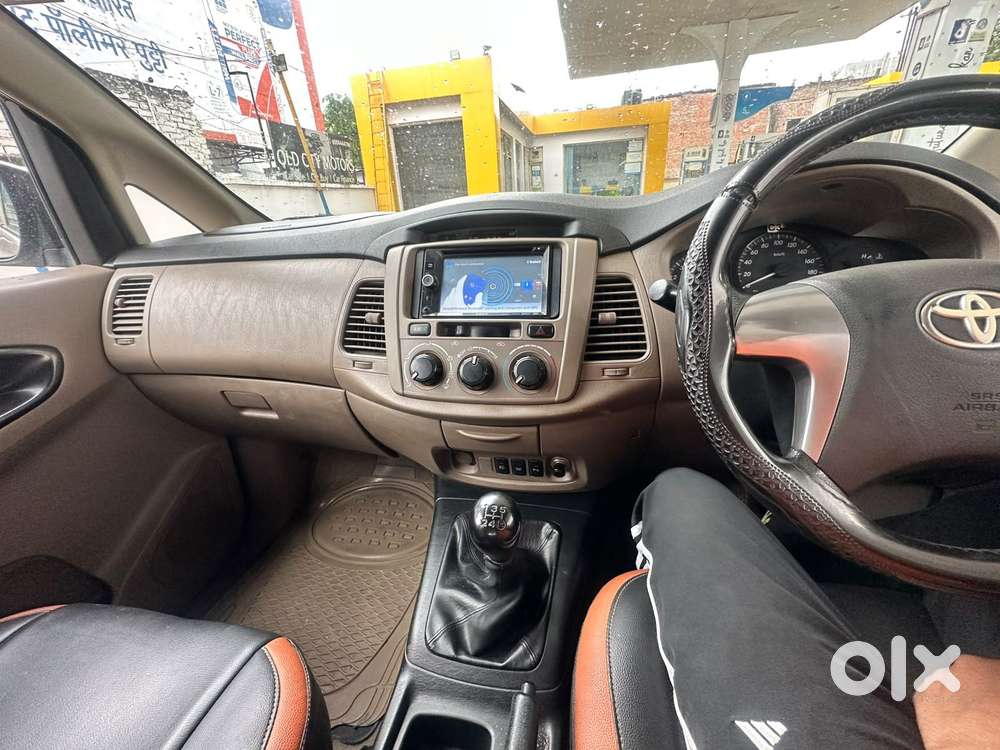 Toyota Innova 2.5 G (diesel) 8 Seater Bs Iv, 2016, Diesel