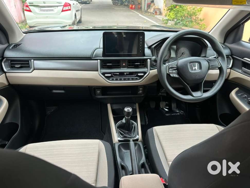 Honda Elevate V Mt, 2023, Petrol