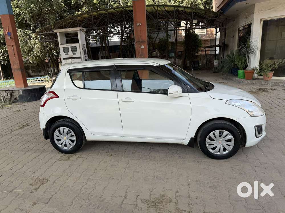 Maruti Suzuki Swift Vxi 1.2 Abs Bs-iv, 2017, Petrol