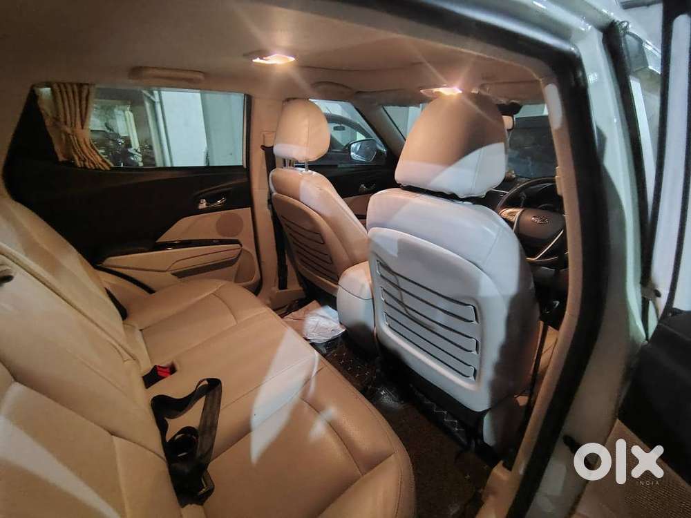 Looking To Sell My Mahindra Xuv300 W8 Optional Top Model With Sunroof