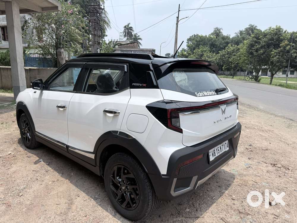 Mahindra Xuv 3xo Ax7l 1.2 Petrol At (pg), 2026, Petrol