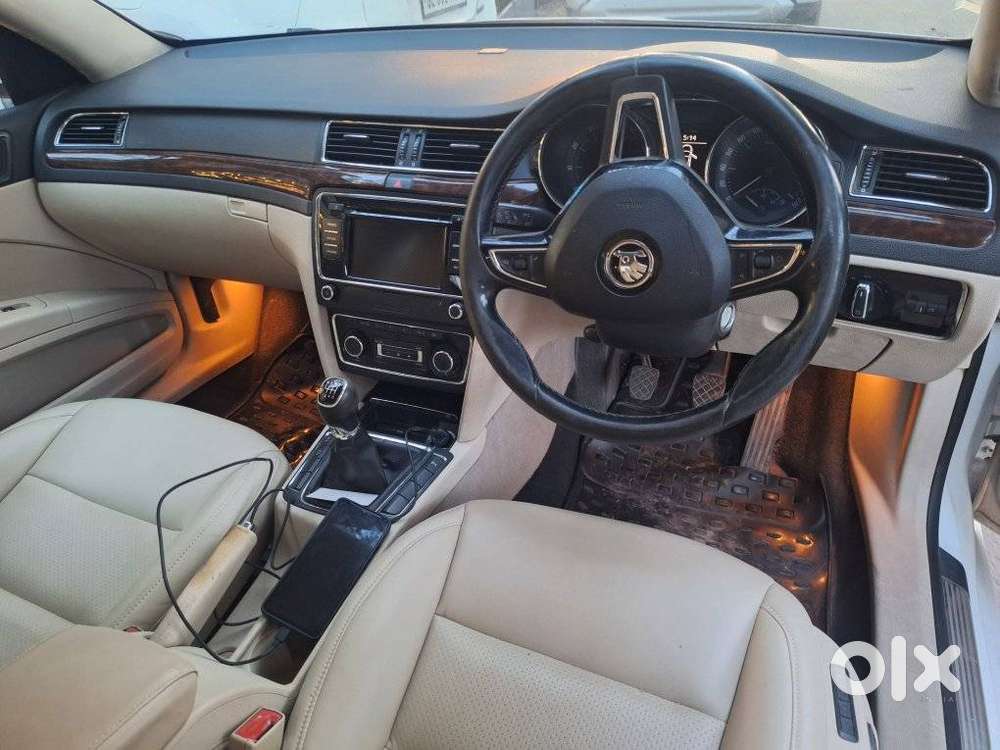 Skoda Superb 2013-2015 Elegance 1.8 Tsi Mt, 2015, Petrol