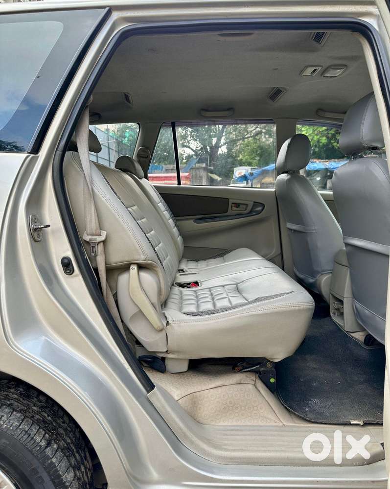 Toyota Innova 2.5 G (diesel) 8 Seater Bs Iv, 2013, Diesel