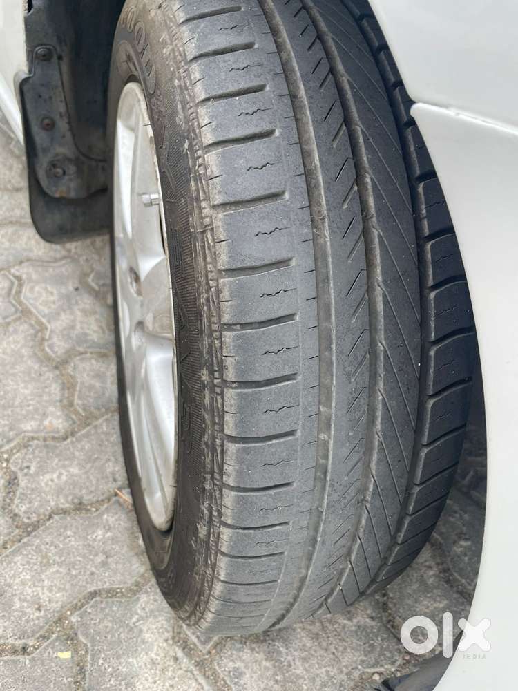 Volkswagen Vento 2010-2013 Petrol Highline, 2011, Petrol