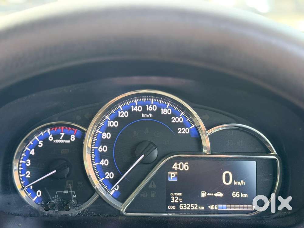 Toyota Yaris V Cvt, 2019, Petrol