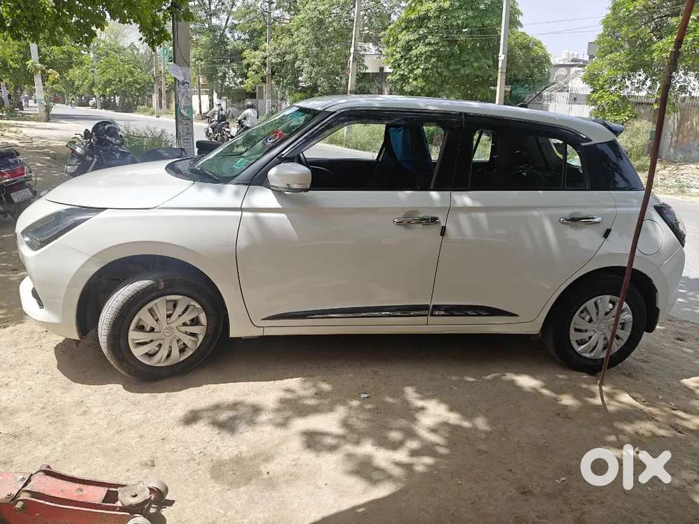 Maruti Suzuki Swift 2025 Cng & Hybrids 30000 Km Driven