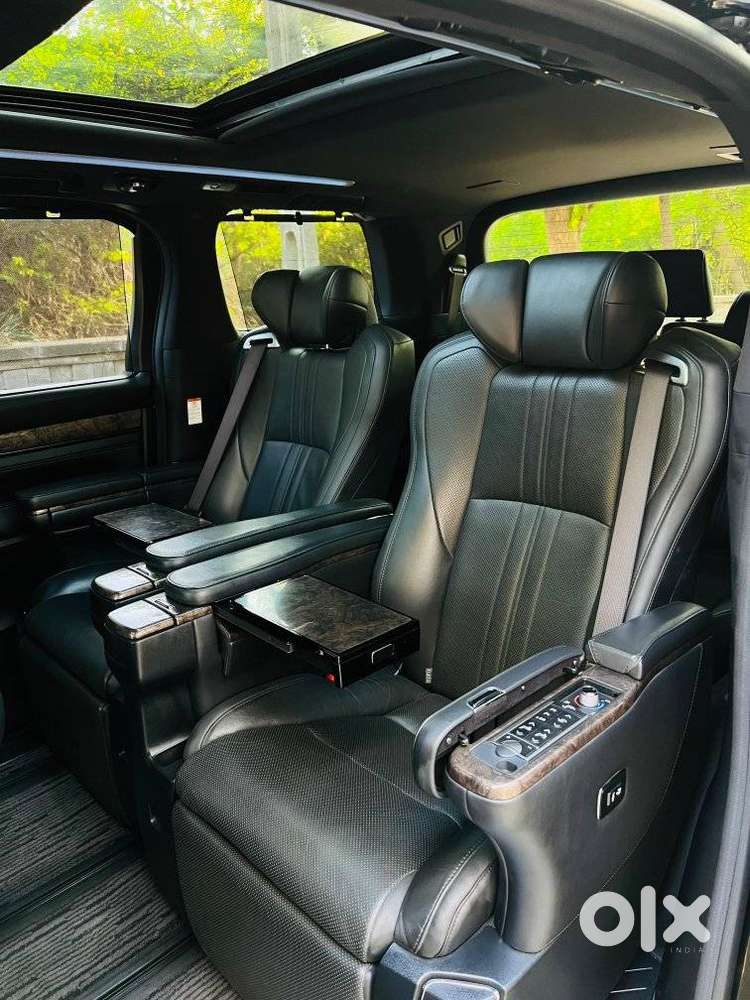Toyota Vellfire Vip – Executive Lounge, 2021, Petrol