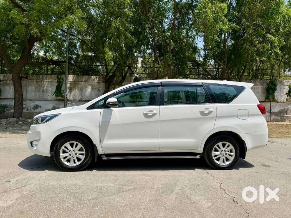 Toyota Innova Crysta [2020-ongoing] 2.4 Gx At 8 Str, 2023, Diesel