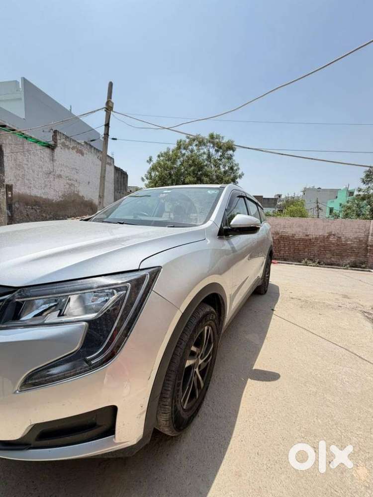 Mahindra Xuv700 2.0 Mx Petrol Mt 5 Str, 2022, Petrol