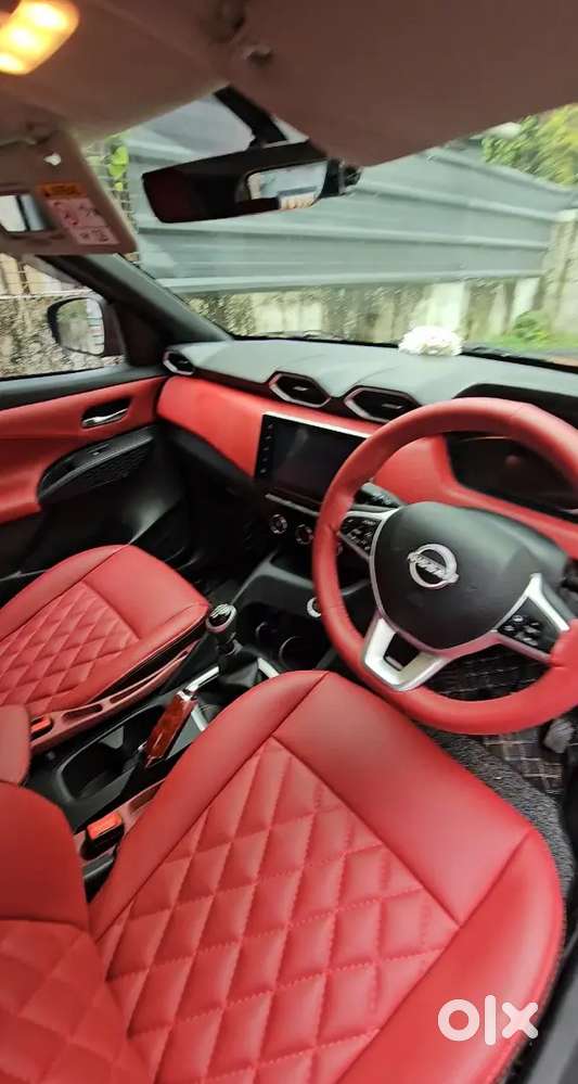 Nissan Magnite Variant 2025nov  Cng+petrol-cng Mileage 33km Petrol 18