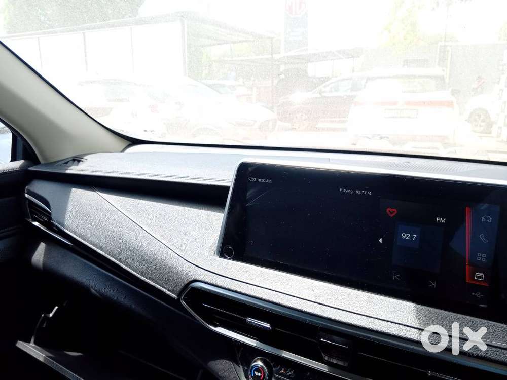 Mg Gloster, 7 Seater Suv 4×2 Super Model ,agate Red Color  Of 5th Year