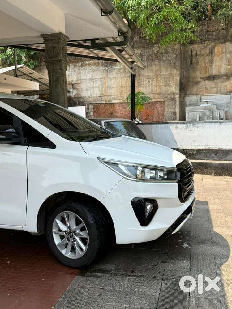 Toyota Innova Crysta 2016 Diesel 120000 Km Driven