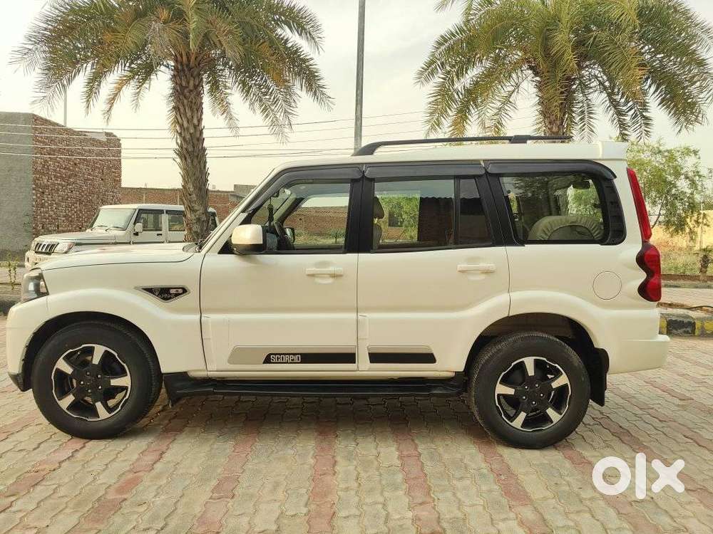 Mahindra Scorpio Classic 2.2 S 11 Mt 7 Cc, 2023