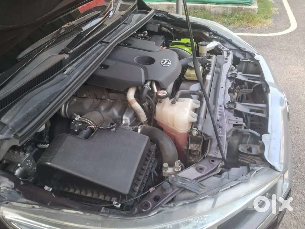 Toyota Innova Crysta 2017 Diesel Manual 115000 Km