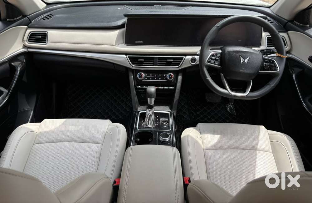 Mahindra Xuv700 2.2 Ax 7 Diesel At Luxury Pack Str, 2023, Diesel