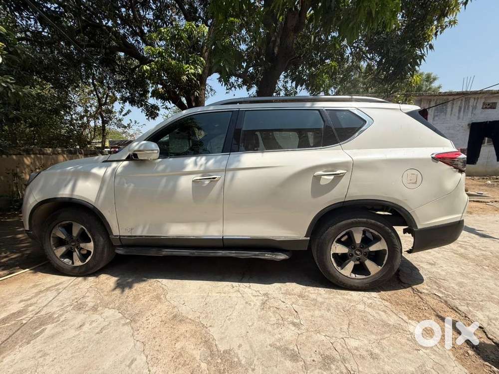 Mahindra Alturas G4 2019