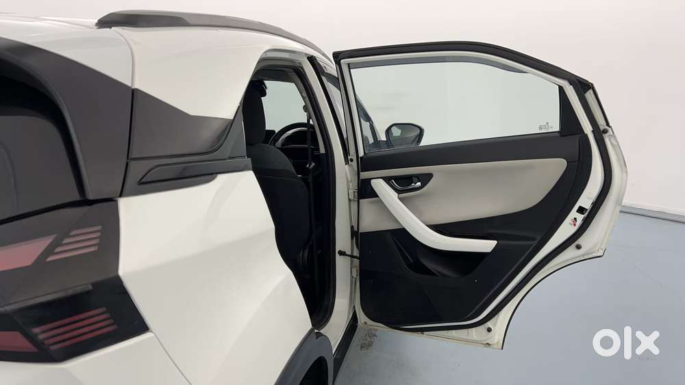 Tata Nexon Creative 1.2 Revotron Petrol 6 Amt, 2023, Petrol