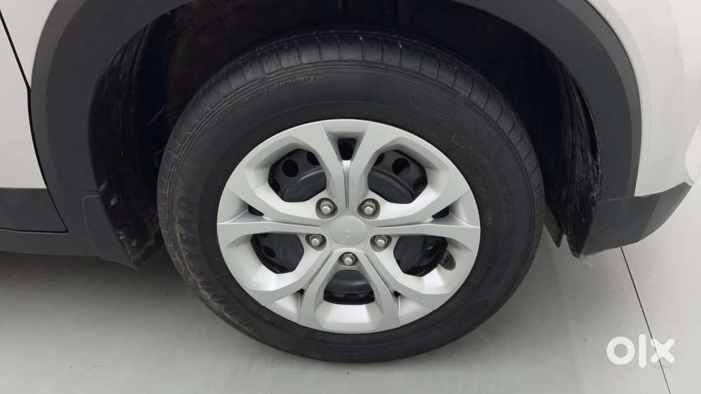 Kia Sonet Hte G, 2023, Petrol
