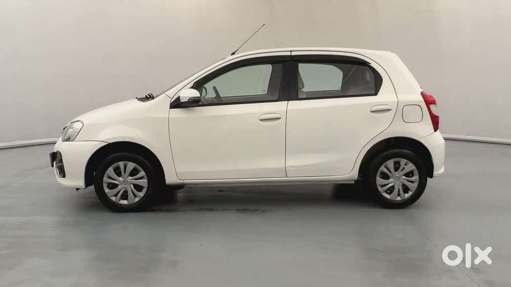 Toyota Etios Liva 2011-2012 V, 2017, Petrol