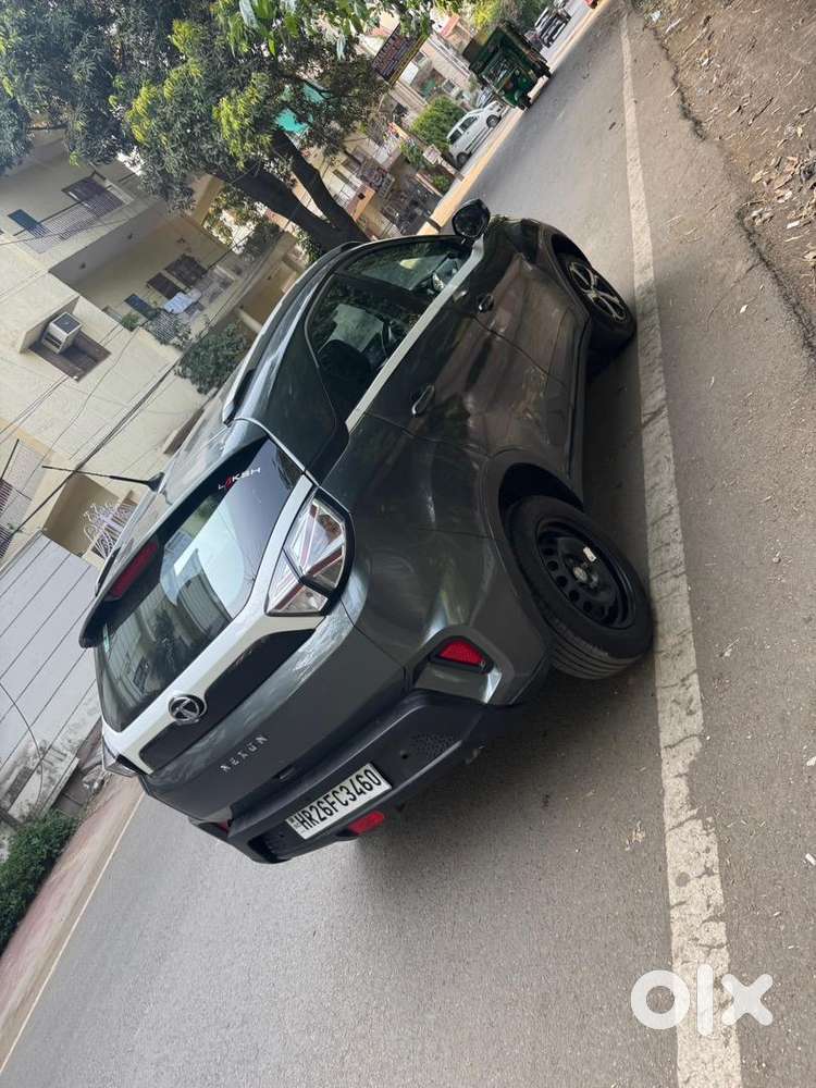 Tata Nexon 2023 Petrol 7700 Km Driven