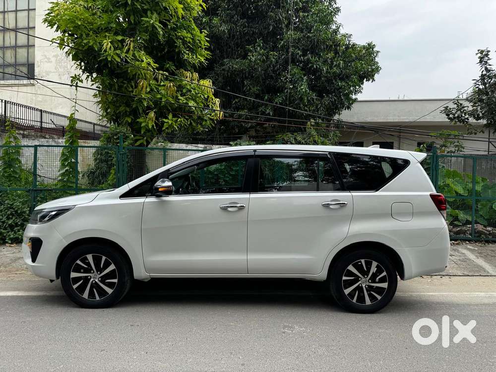 Toyota Innova Crysta 2.8 Zx At, 2022, Diesel