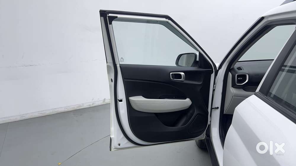 Hyundai Venue S (o) 1.0 Turbo Mt, 2023, Petrol