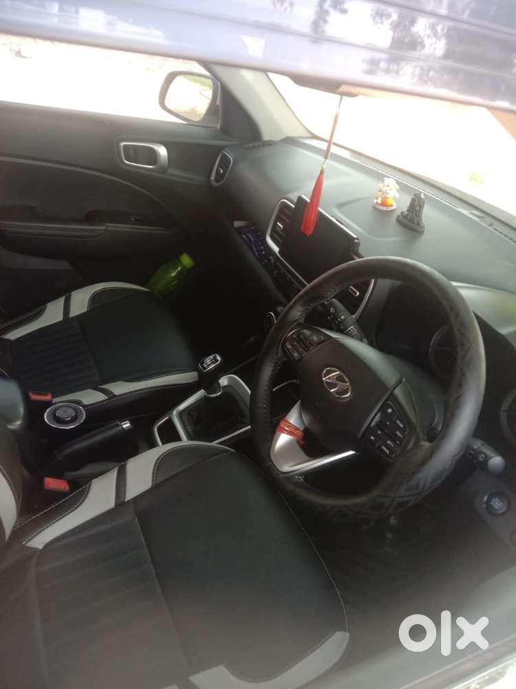 Hyundai Venue 2019 Petrol Well Maintained