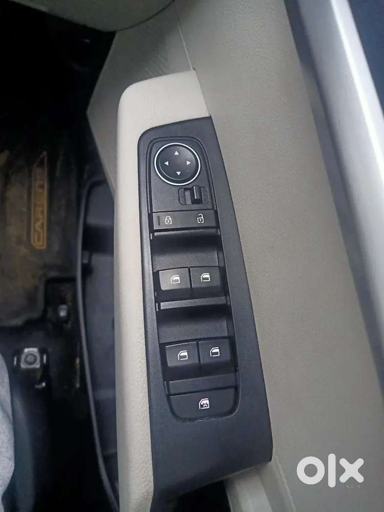 Kia Carens G 7-seater Manual Petrol 2025