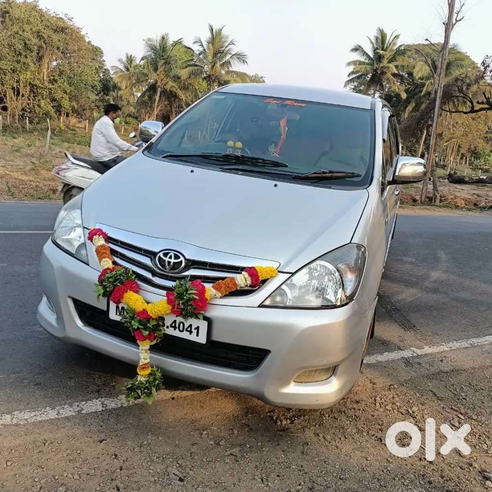 Toyota Innova 2011 Diesel Manual 25500 Km Driven