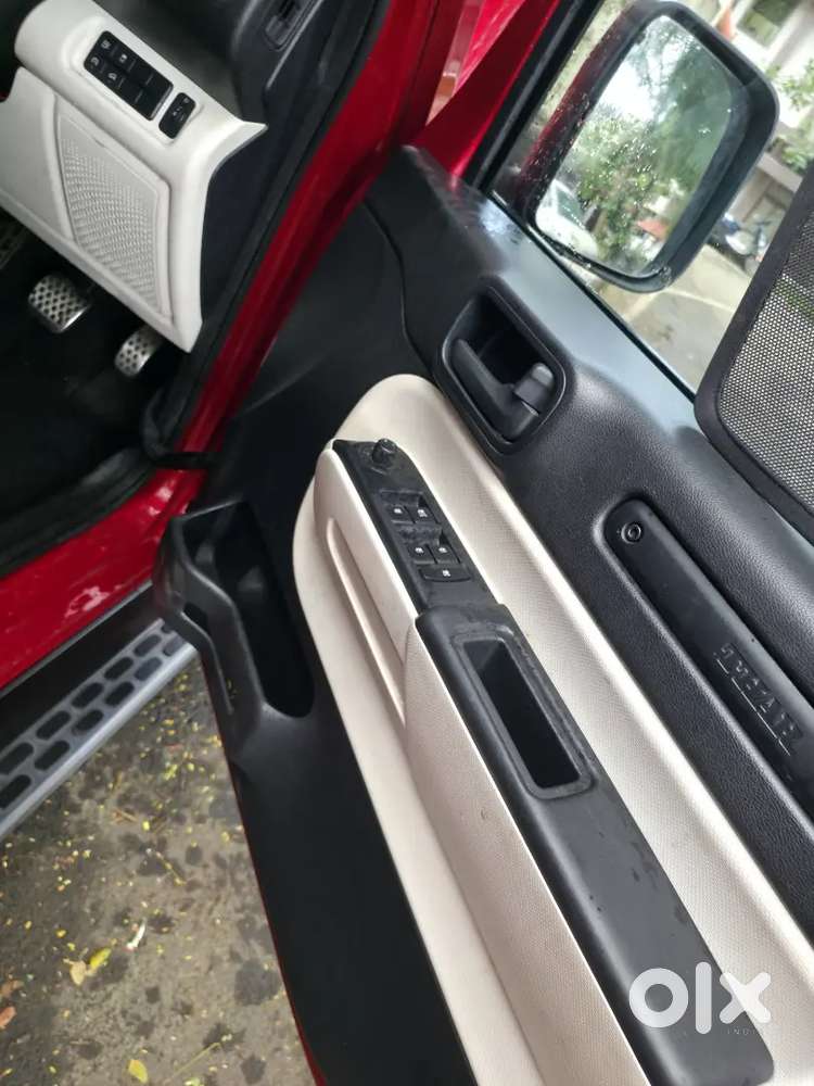 Mahindra Thar Roxx Petrol 2024