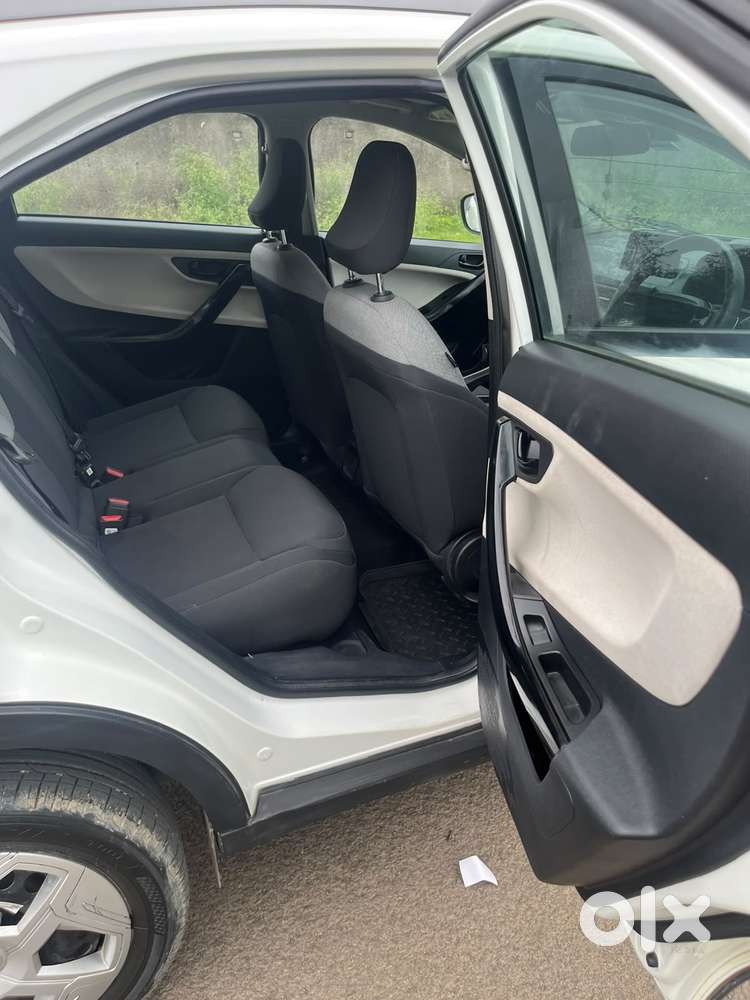 Tata Nexon Pure (s) 1.2 Petrol 6amt, 2024, Petrol