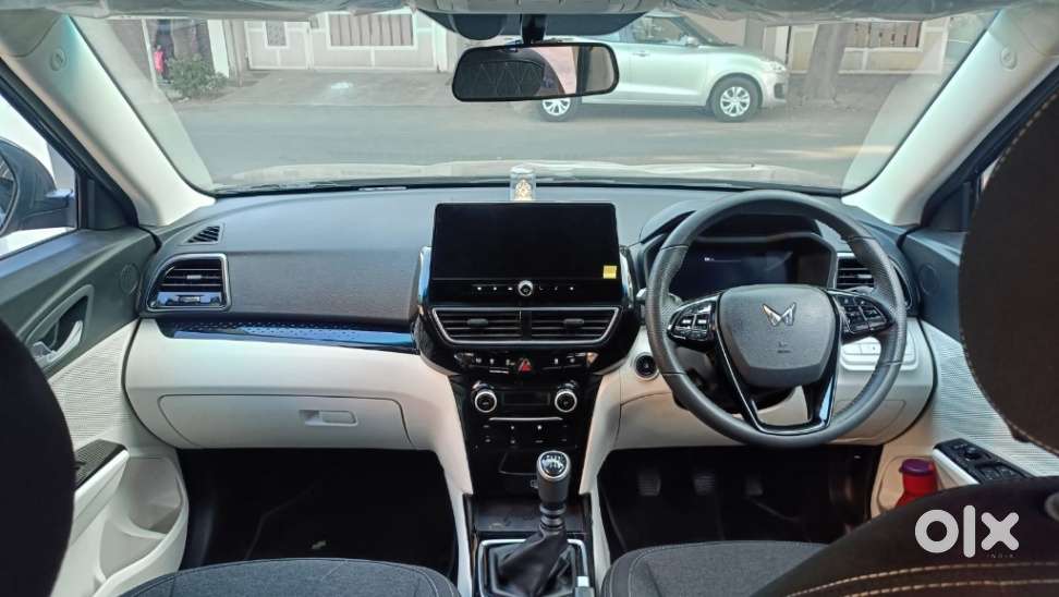 Mahindra Xuv 3xo Ax5 Ds Mt, 2025, Diesel